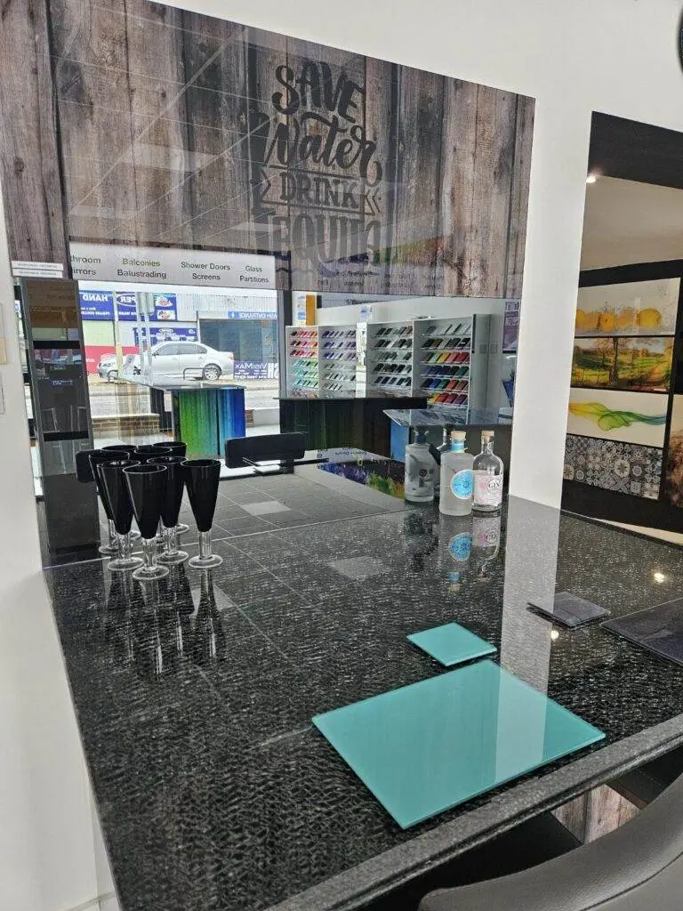 glass inspirations fleet showroom 125623 (large)